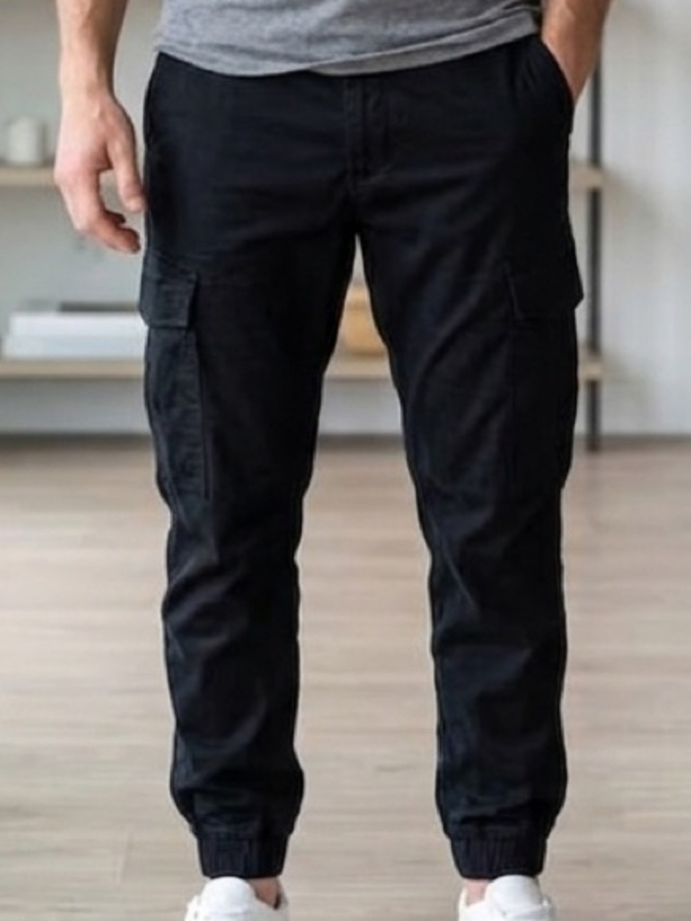 OUTCOME Men's Black Cargo Pants- medium